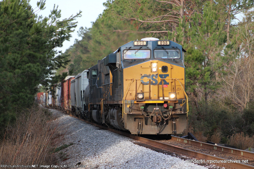 CSX 898